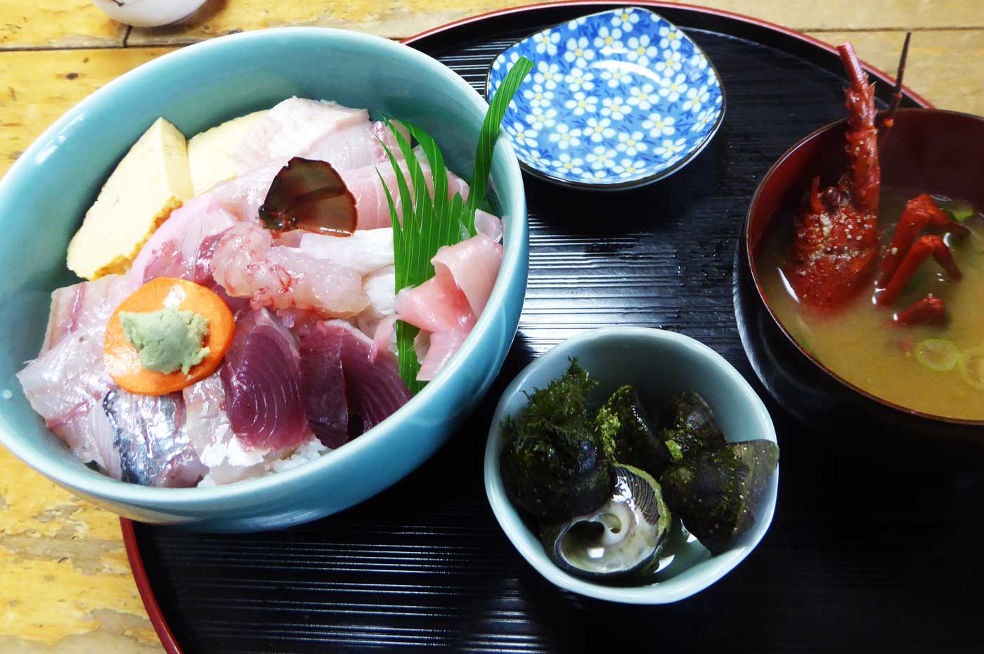 漁師料理 いちまる(海鮮丼)>