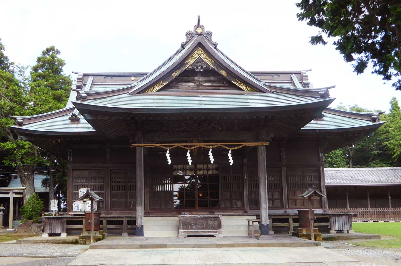 鶴谷八幡宮拝殿の画像