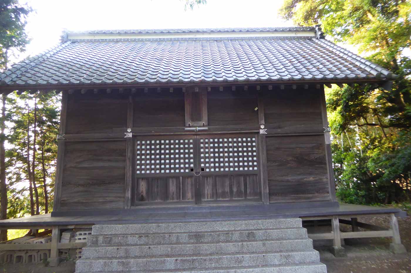 高皇産霊神社拝殿のアップ画像
