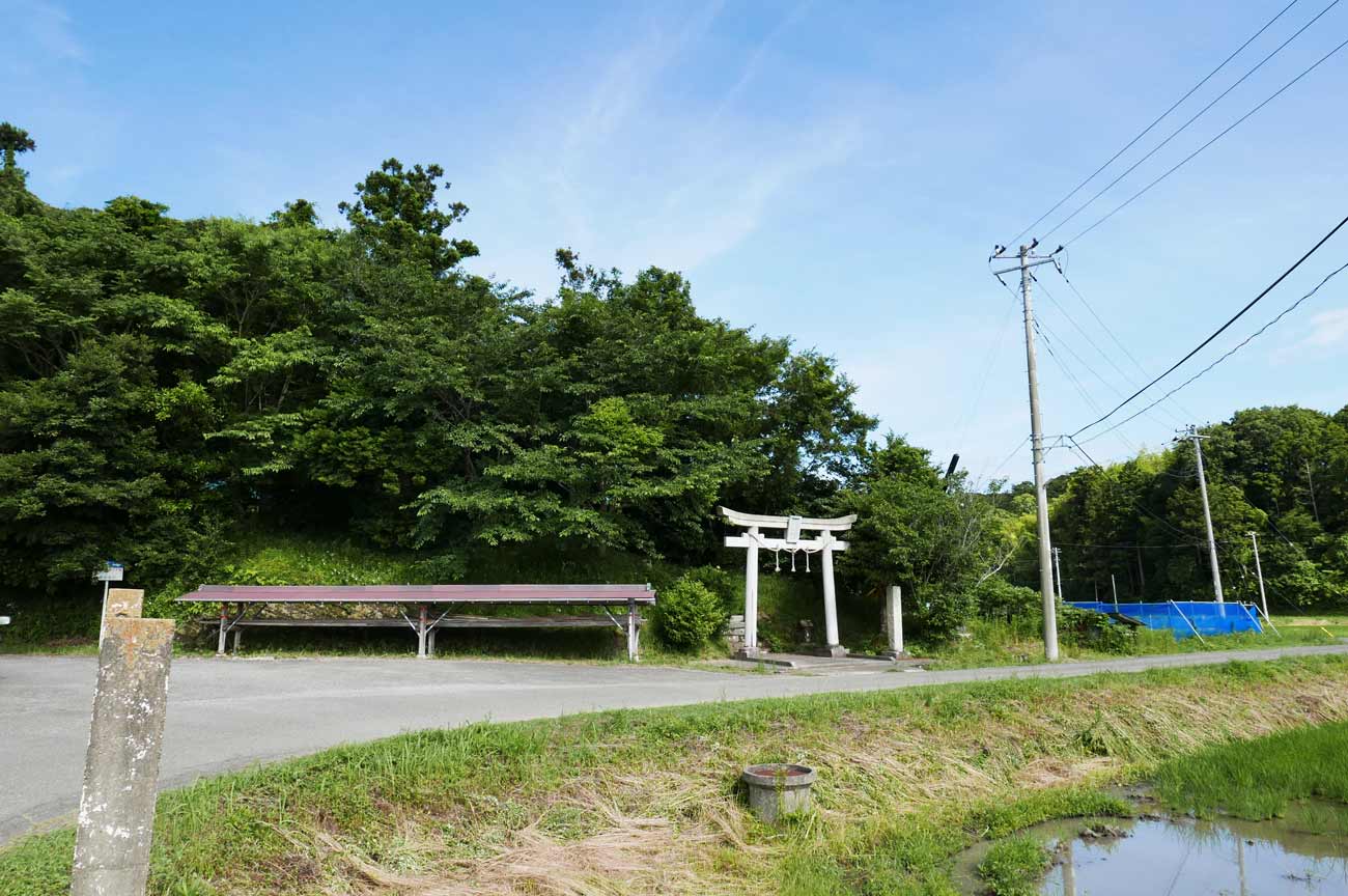 駒形神社の全景画像