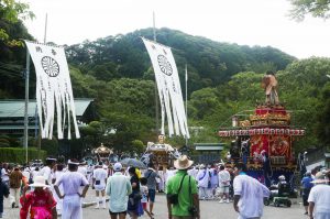 三嶋神社の山車と相浜神社の波除丸の画像