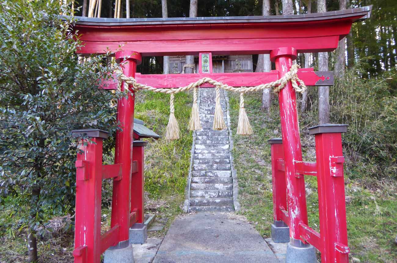 八幡神社の鳥居の画像