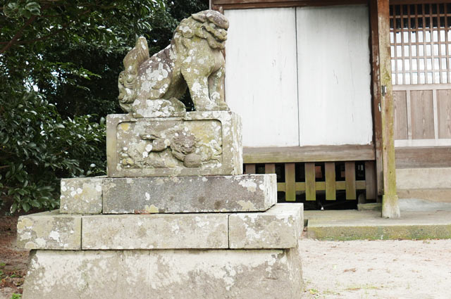 八坂神社の狛犬（左）の画像