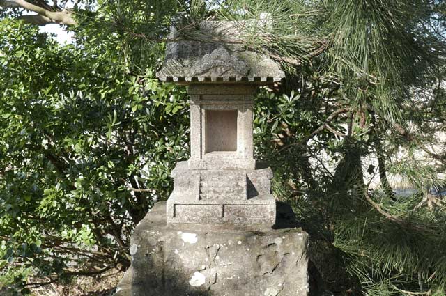 八坂神社の石祠の画像