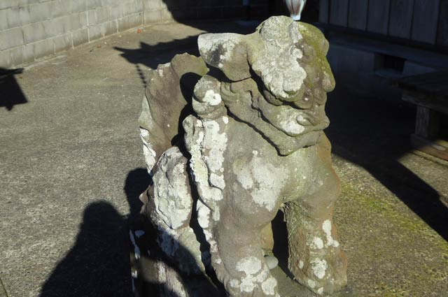 香指神社の狛犬（左）の画像