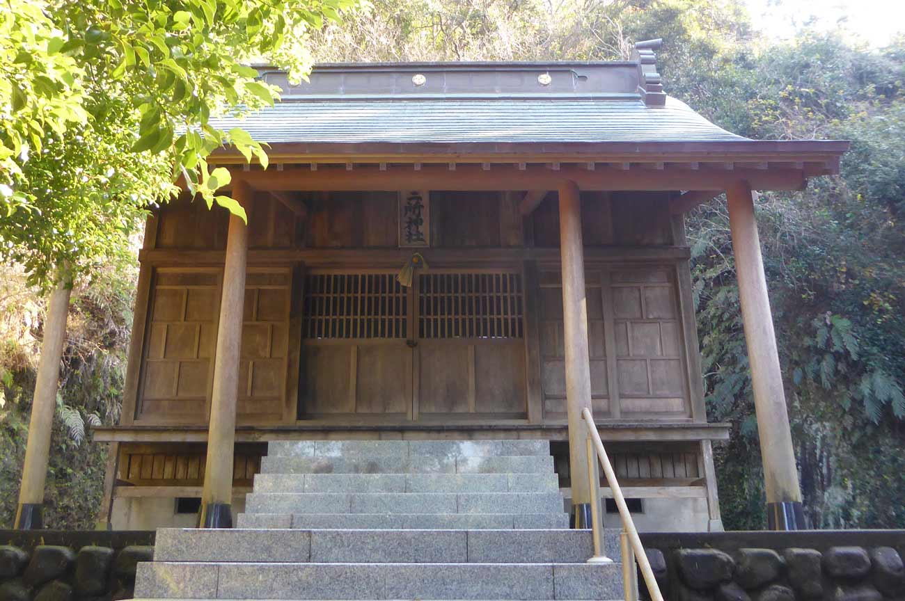 十二所神社の拝殿