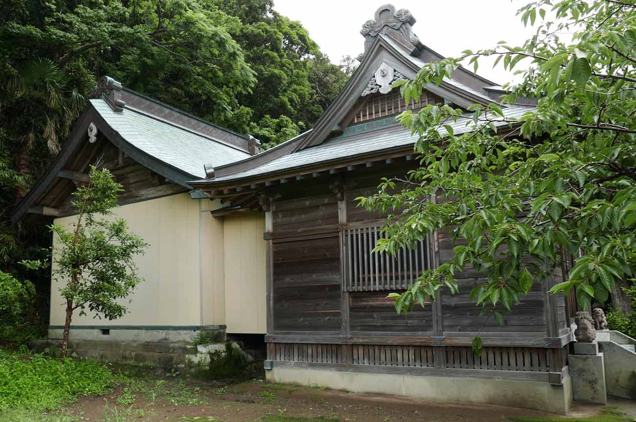 鶴崎神社の本殿