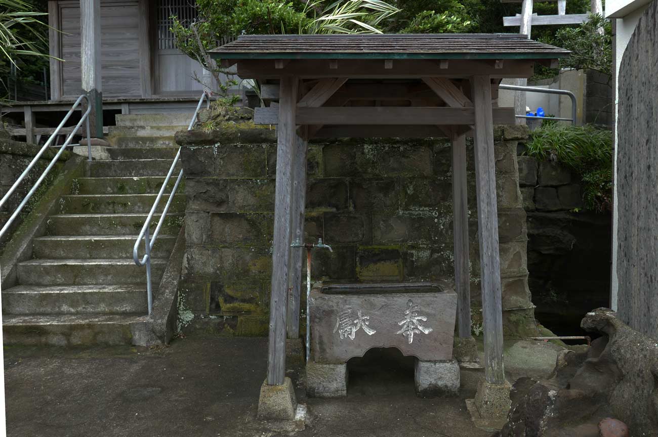 海上神社の手水舎