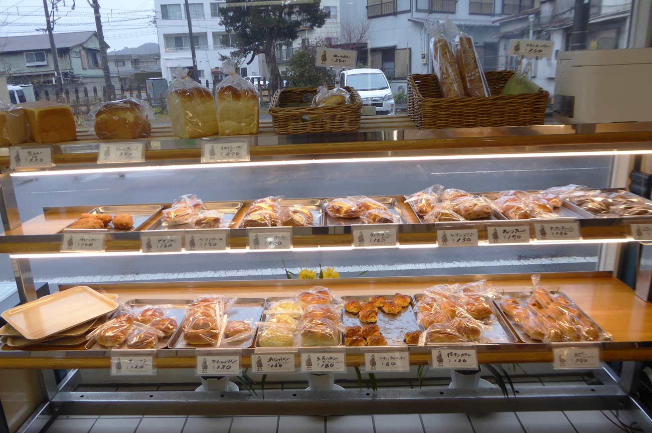菓子パン・総菜パンのコーナー