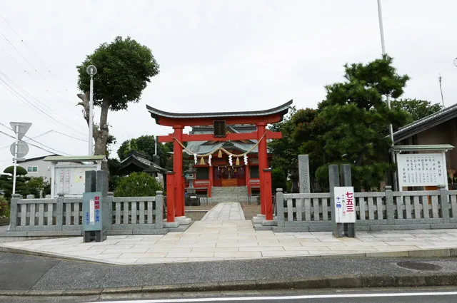 子安神社の境内全景