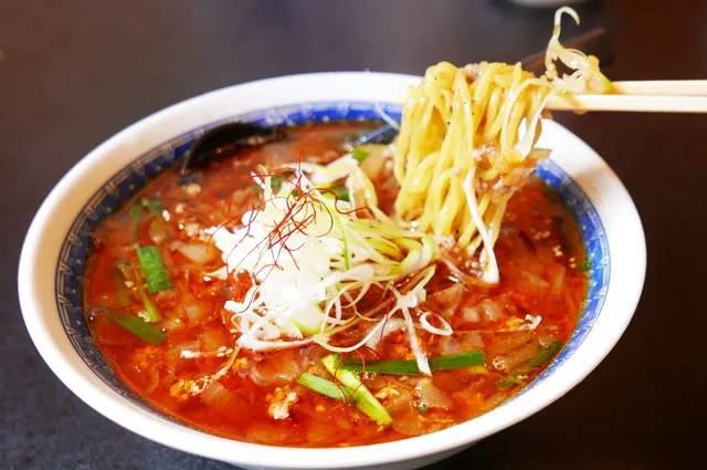 勝浦タンタンメンの麺