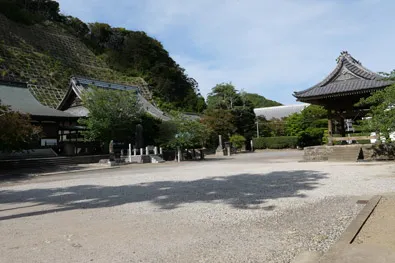 妙覚寺の境内