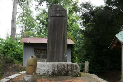 上諏訪神社の石碑