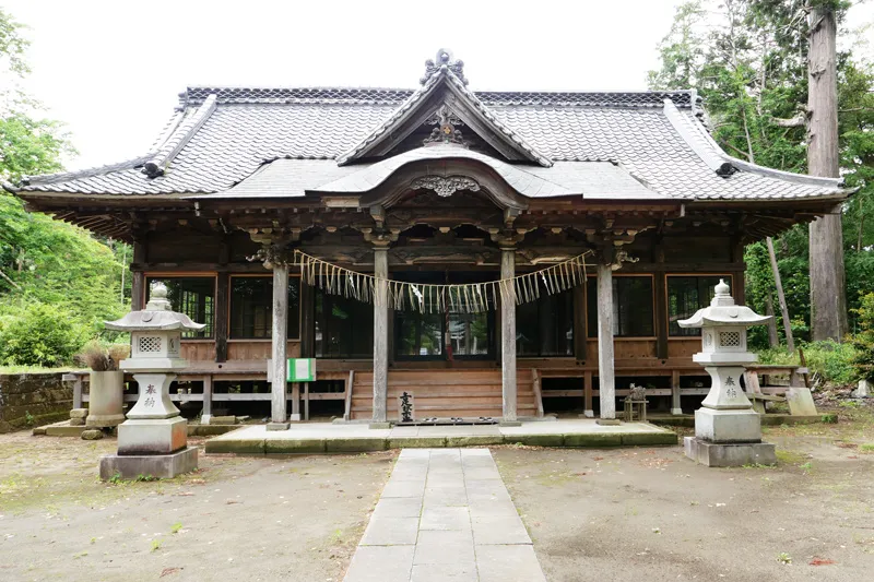 上諏訪神社の拝殿