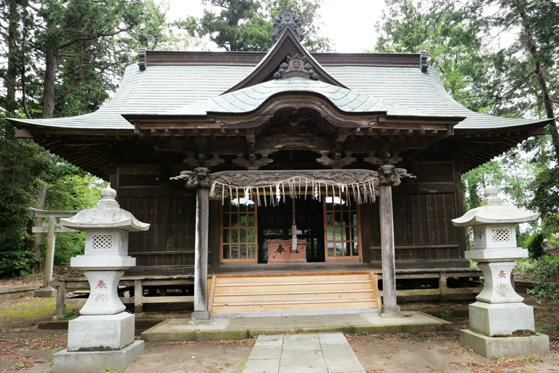 下諏訪神社の拝殿