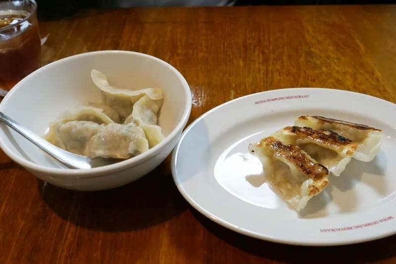 水餃子と焼き餃子