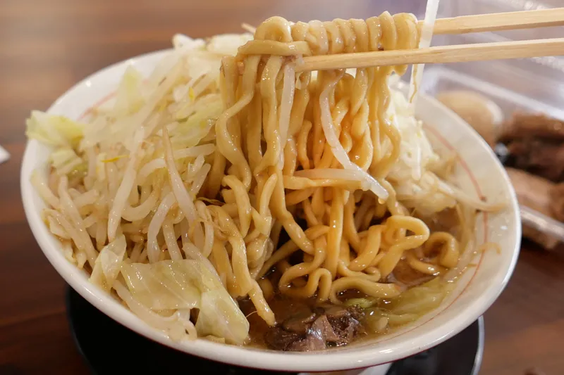 ラーメンの麺のアップ