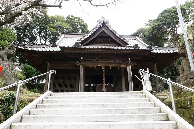 吾妻神社の拝殿