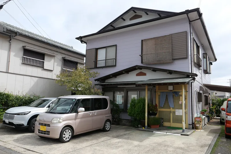 店舗前の駐車場