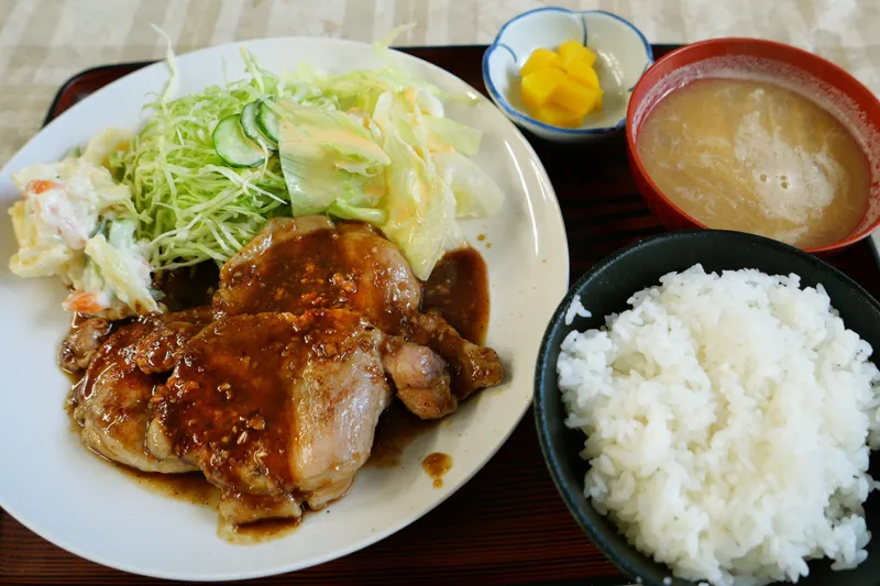 肉のにんにく焼き定食