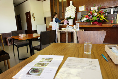 店内テーブル席