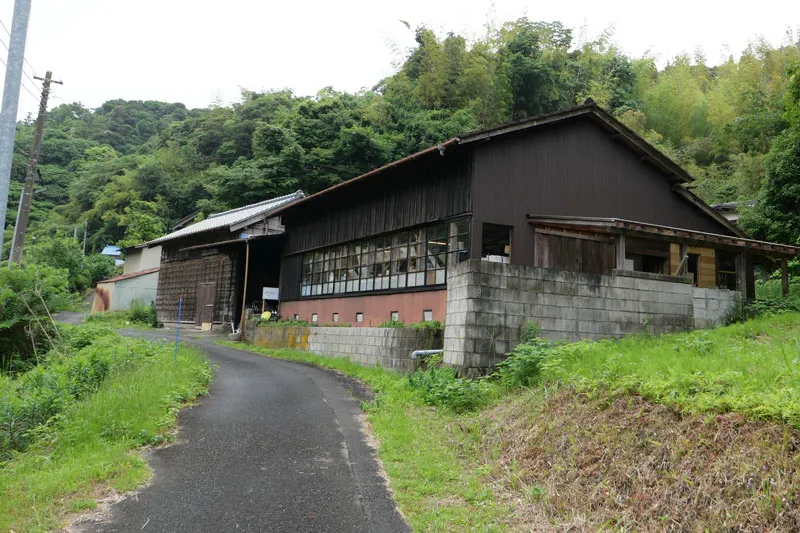 がらくたやの店舗外観