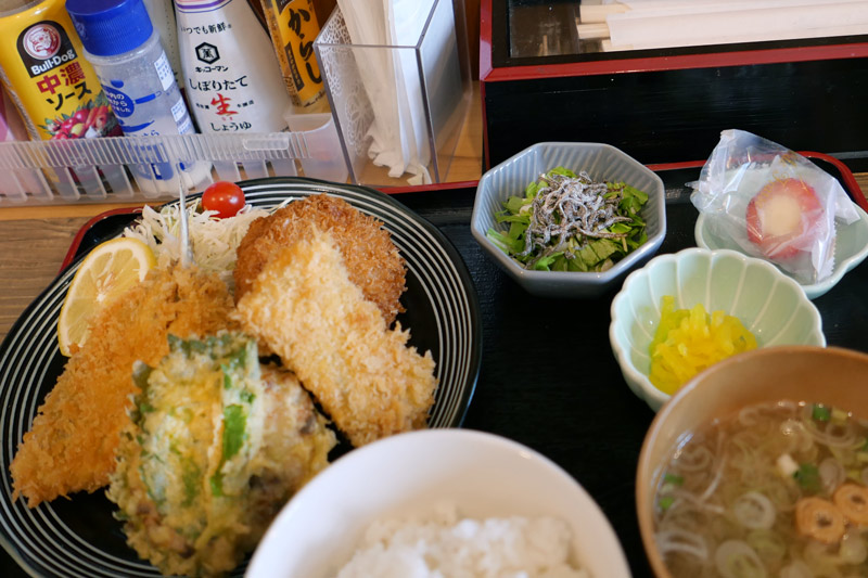 ミックスフライ定食
