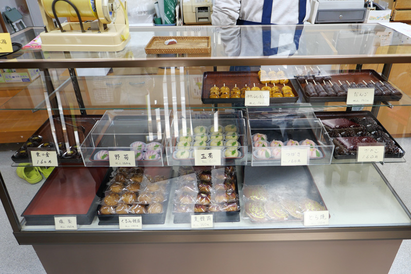 和菓子のショーケース