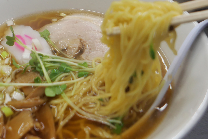 支那そばの麺アップ