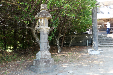 常夜灯(左)