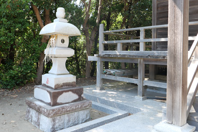 常夜灯(左)