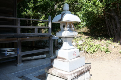 常夜灯(右)