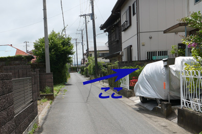 店舗前の道路