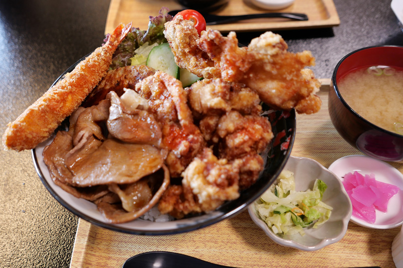 よくばり丼
