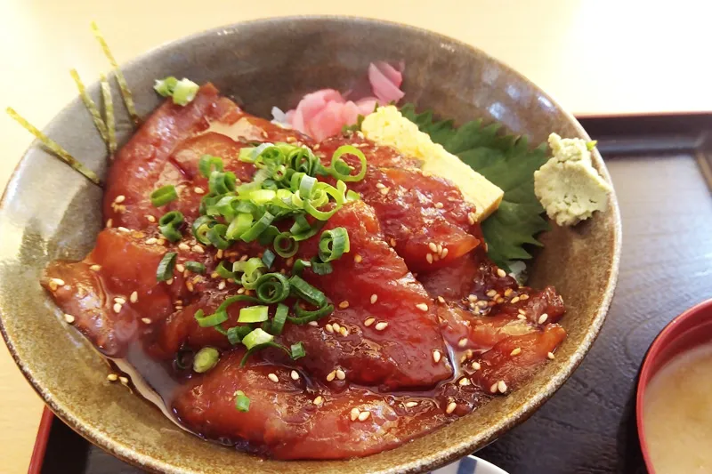 マグロ漬け丼