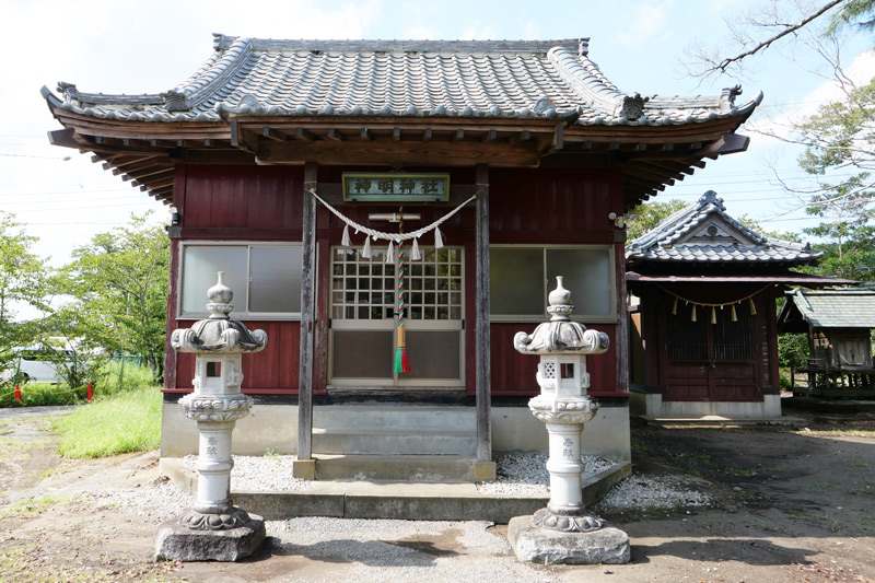 神明神社の拝殿