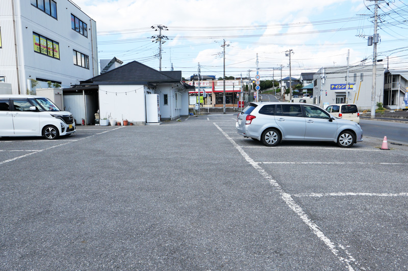 広い駐車場