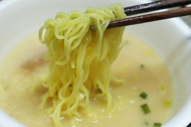 ノンフライの細麺