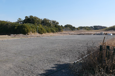 店舗裏駐車場（50台）
