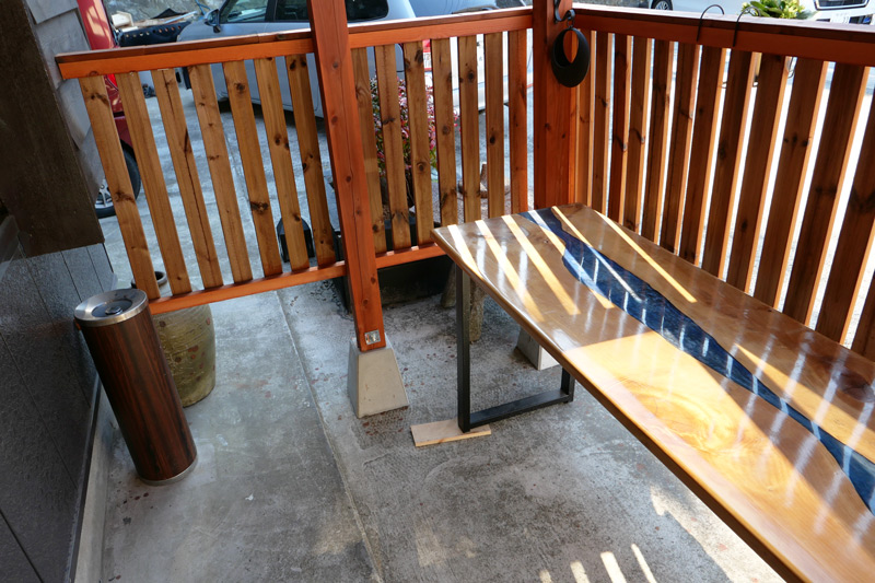 海が見えるテラス席