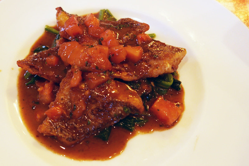 メバルのムニエルバルサミコソース