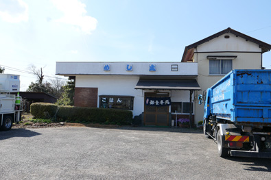 工事関係者の車が多い