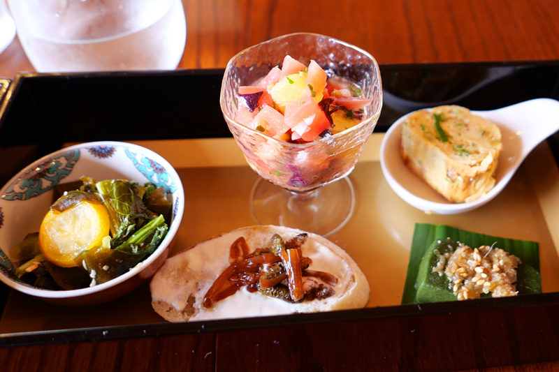 前菜(フルーツトマトのマリネ他5種)