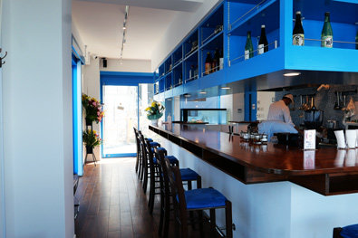 カウンター付近