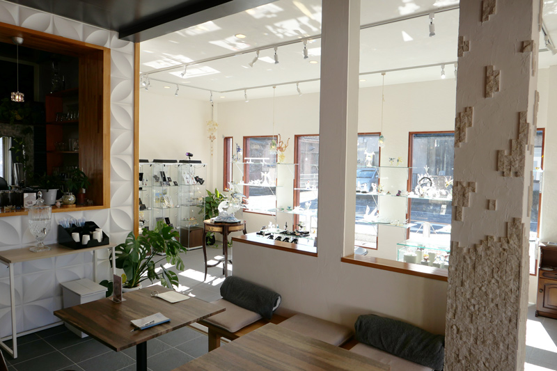 カフェとギャラリー