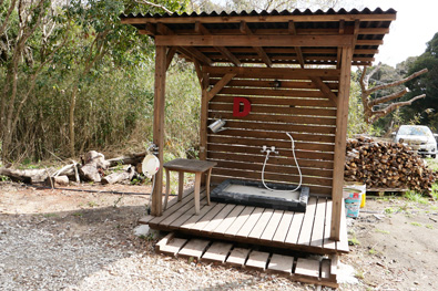 足洗い用のシャワー