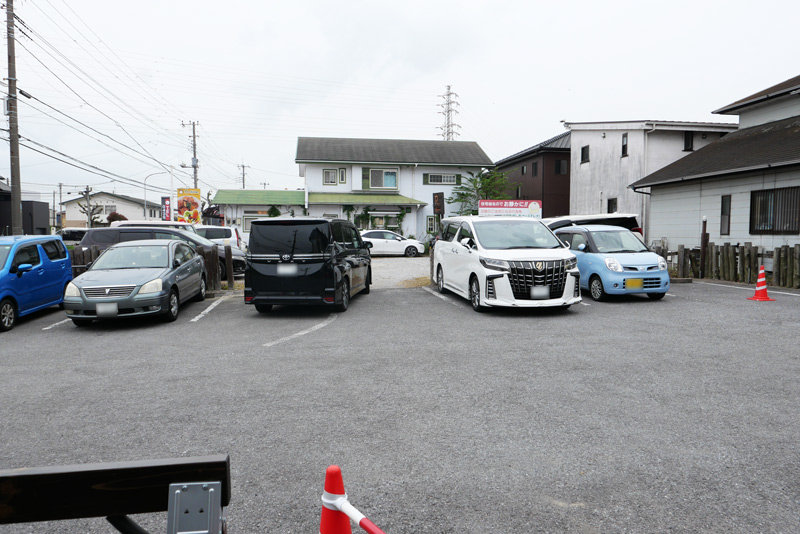 玉やの駐車場