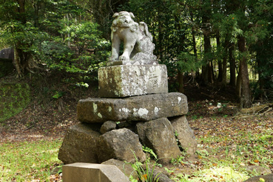 狛犬（右）