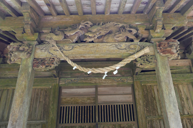 向拝の彫刻