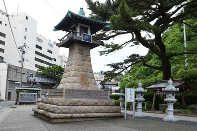 蘇生満願の大燈籠